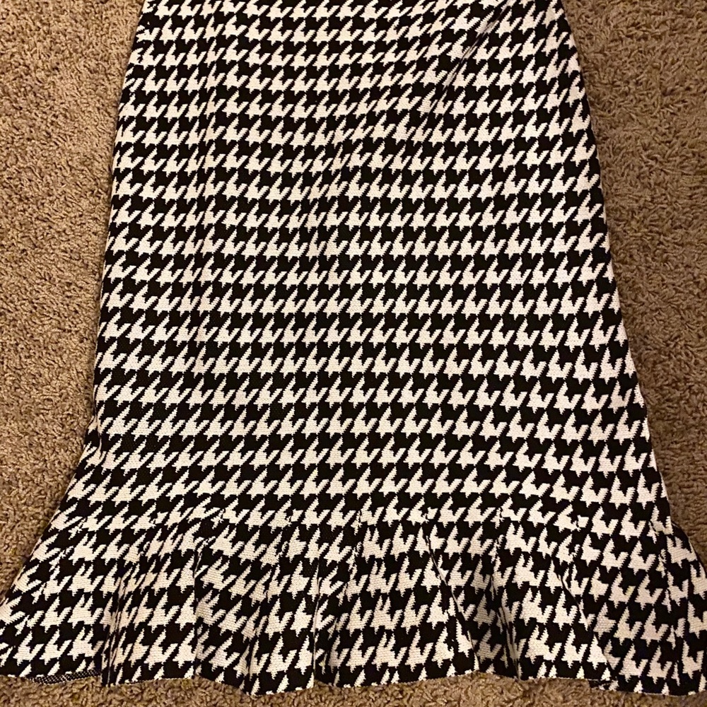 Houndstooth skirt